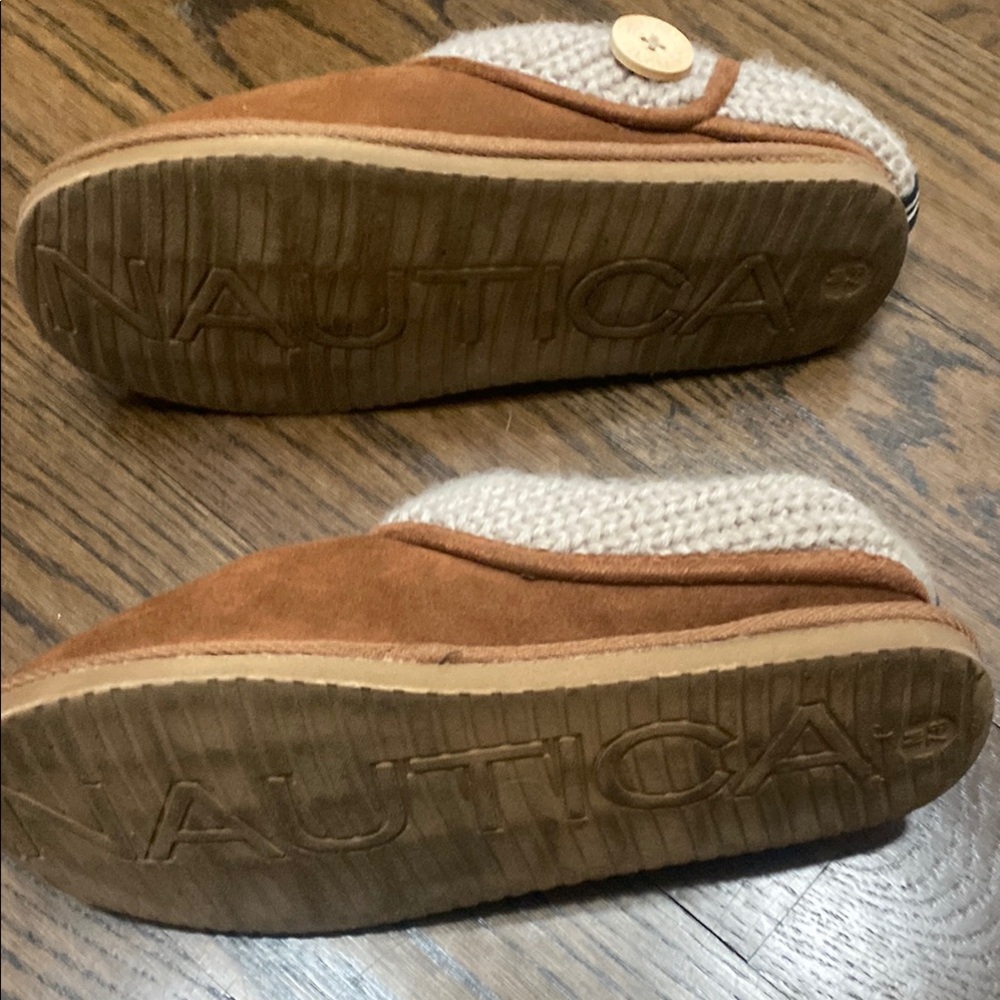 Nautica Brown and Cream Slippers 7/8 - Picture 6 of 6
